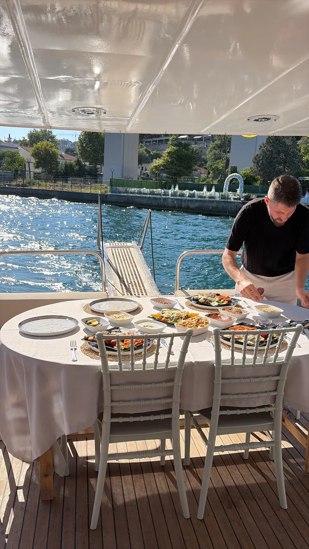 Private Sunset Yacht · 20 Guests · New — Bosphorus charter photo 3