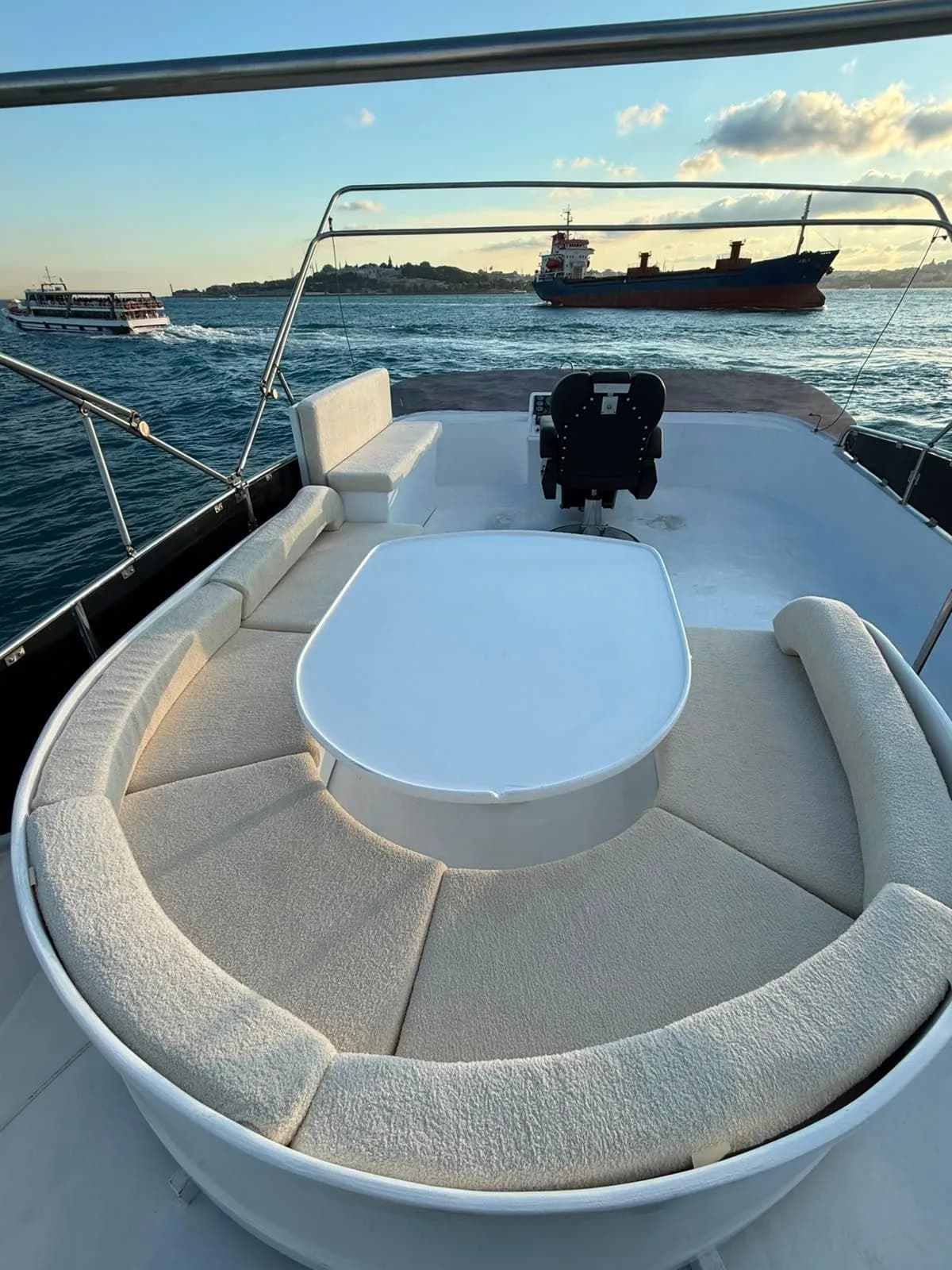 Private Sunset Yacht · 20 Guests · New — Bosphorus charter photo 5