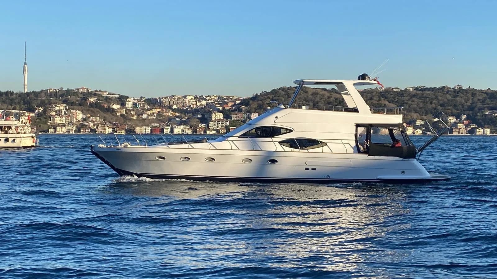 Boutique Sunset Yacht · New — Bosphorus charter photo 3