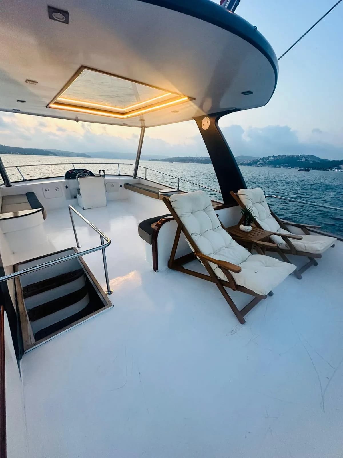 Boutique Sunset Yacht · New — Bosphorus charter photo 4