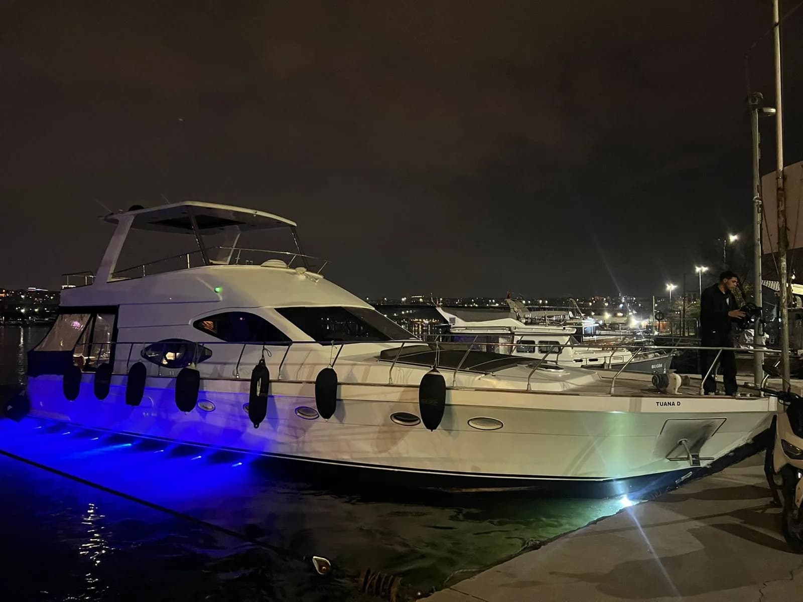 Boutique Sunset Yacht · New — Bosphorus charter photo 5