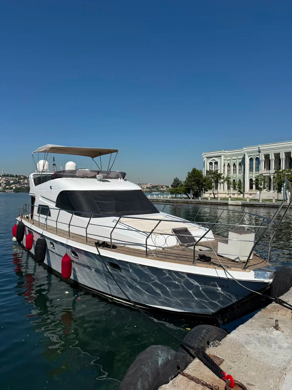 Private Sunset Yacht · 15 Guests — Up to 15 guests, private sunset charter on the Bosphorus (6)