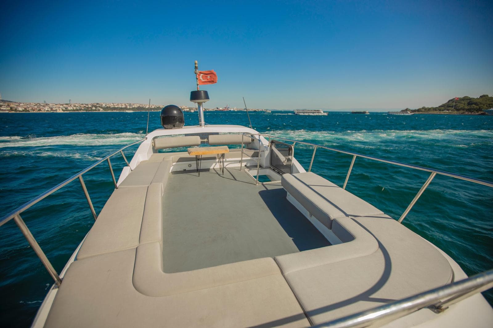 Amber Couples Yacht — Bosphorus charter photo 2