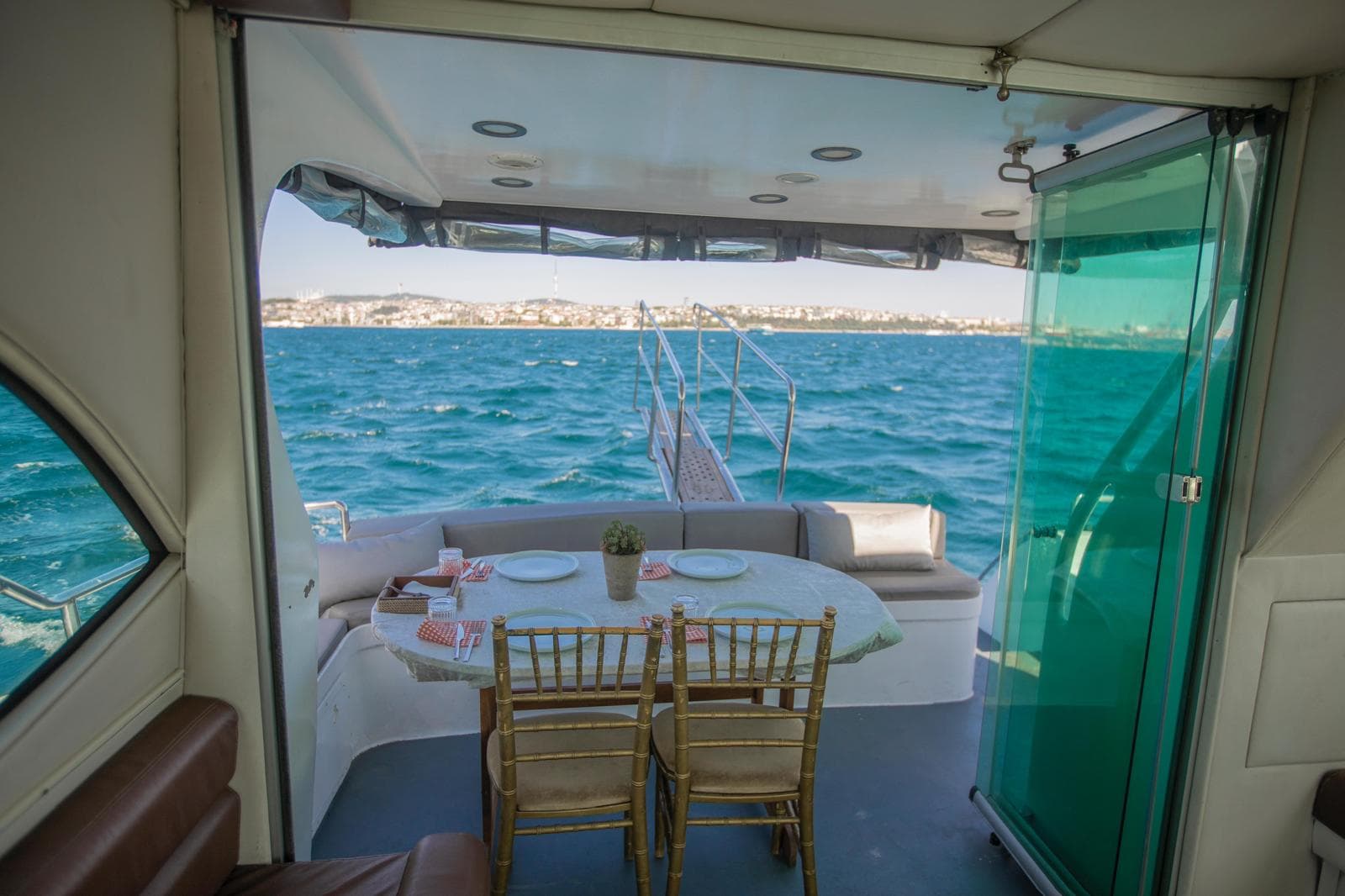 Amber Couples Yacht — Bosphorus charter photo 5