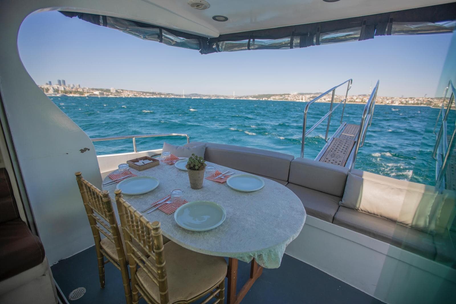 Amber Couples Yacht — Up to 12 guests, private sunset charter on the Bosphorus (8)