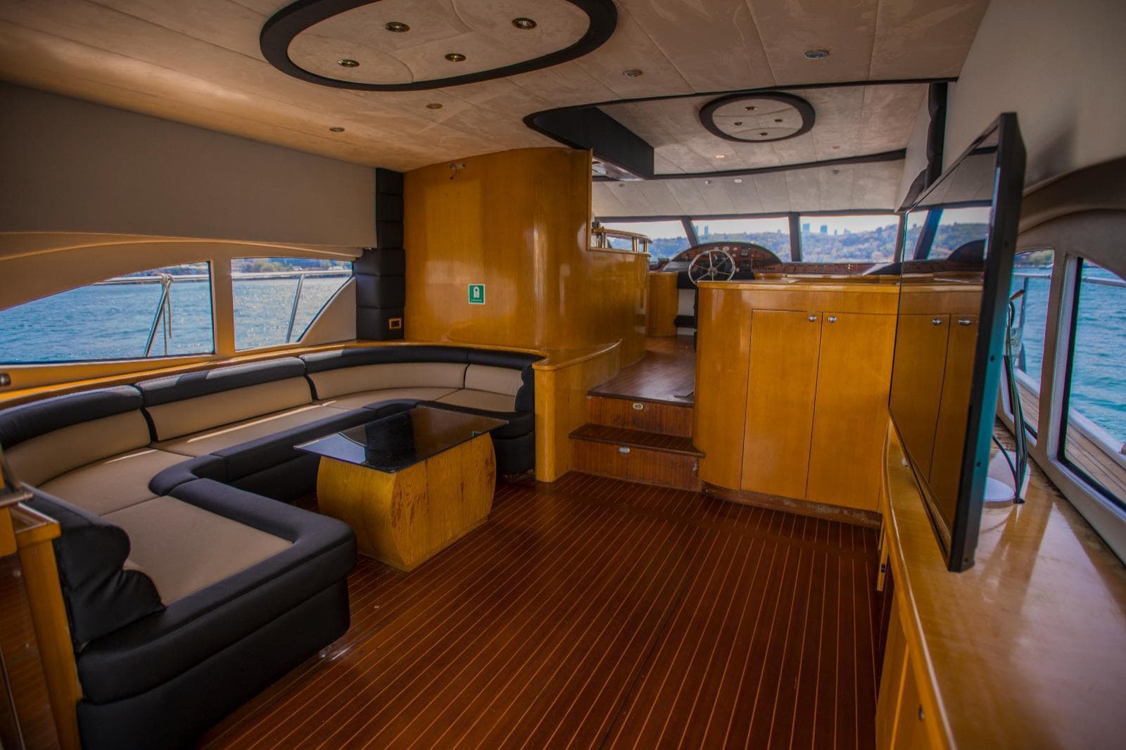 Twilight Family Yacht — Bosphorus charter photo 2